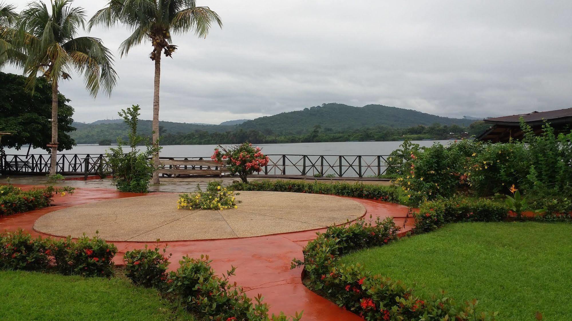 Afrikiko River Front Resort Akosombo Exterior photo